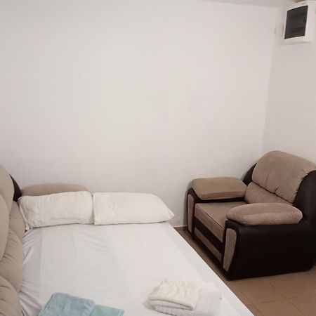 Apartments And Rooms Camelia Premantura Luaran gambar