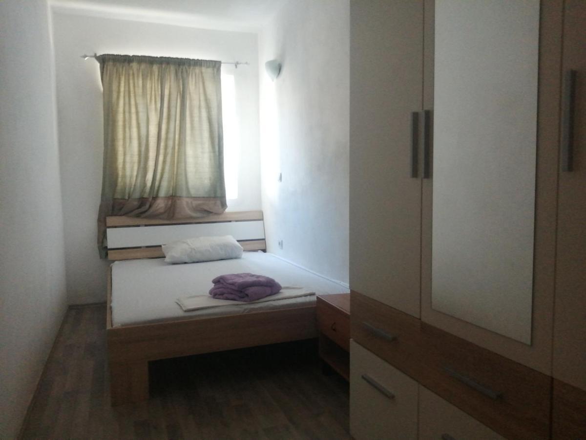 Apartments And Rooms Camelia Premantura Luaran gambar