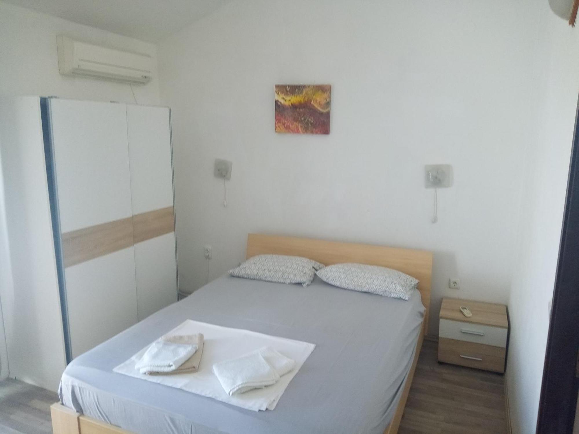 Apartments And Rooms Camelia Premantura Bilik gambar