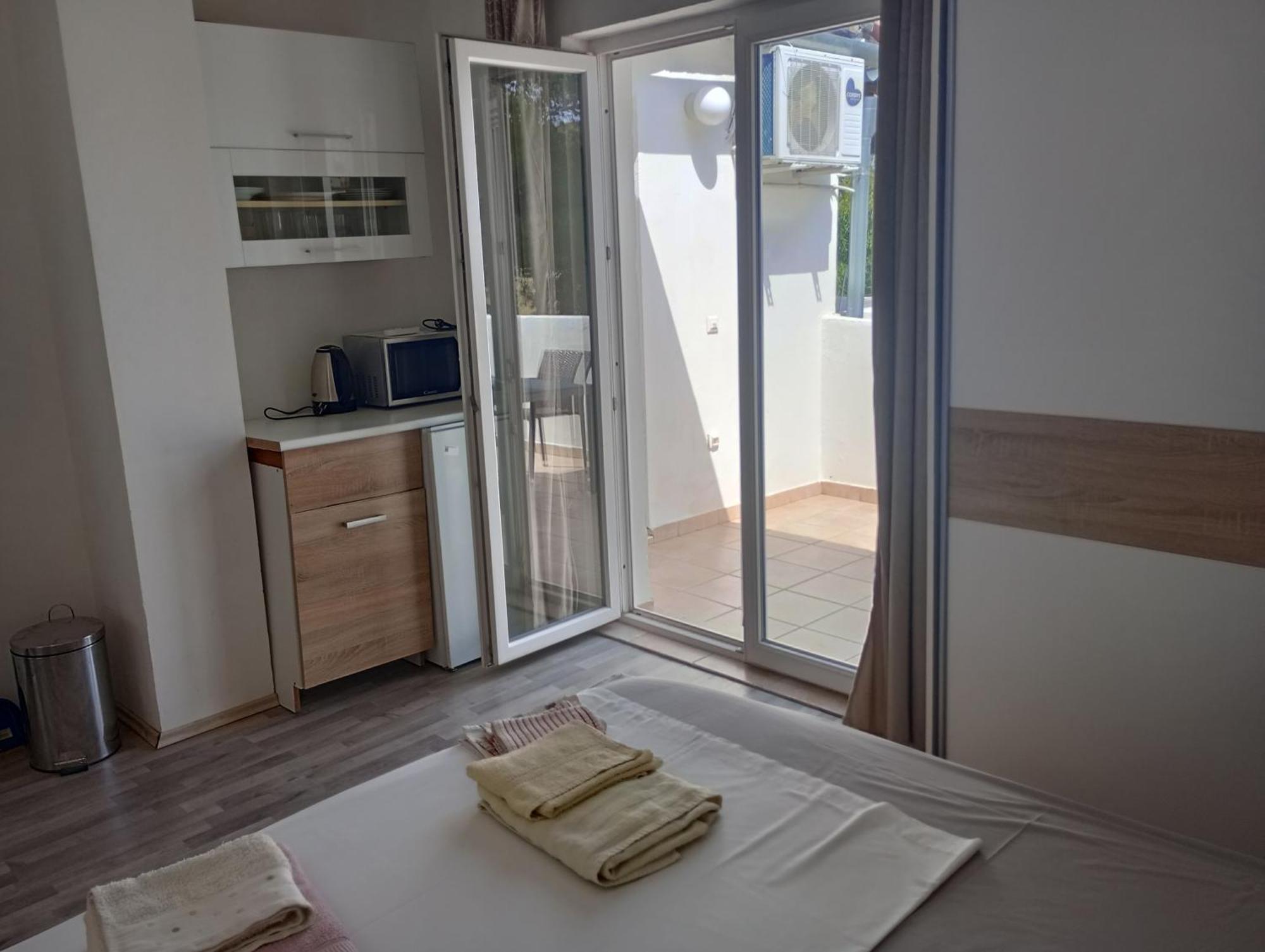 Apartments And Rooms Camelia Premantura Luaran gambar
